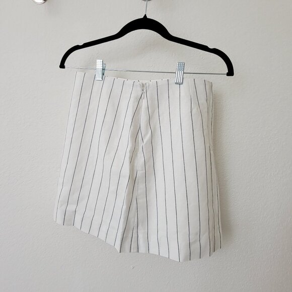 GAP Linen-Cotton Mini Skirt White Pinstripe Size 2 NWOT - Picture 2 of 2